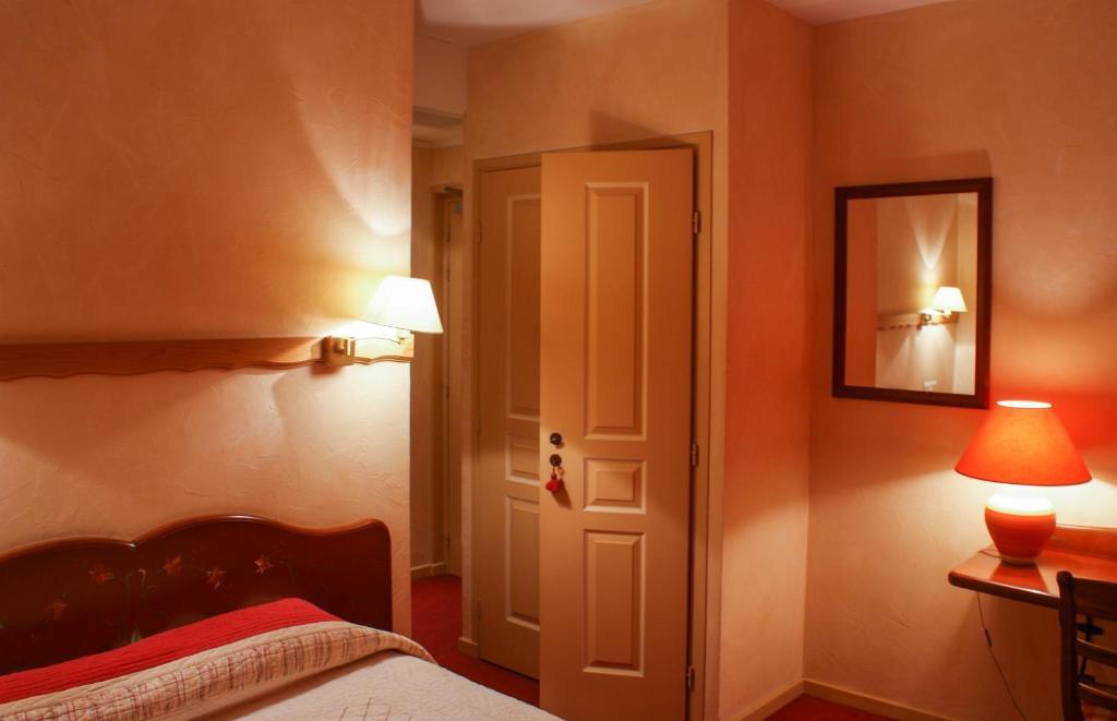 Logis Auberge Saint Simond エクスレバン 部屋 写真