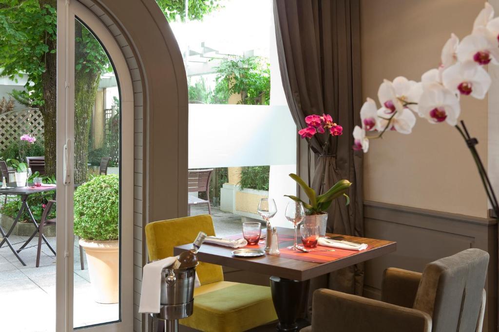 Logis Auberge Saint Simond エクスレバン エクステリア 写真